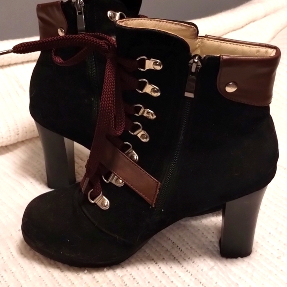 Boots - Picture 2 of 5